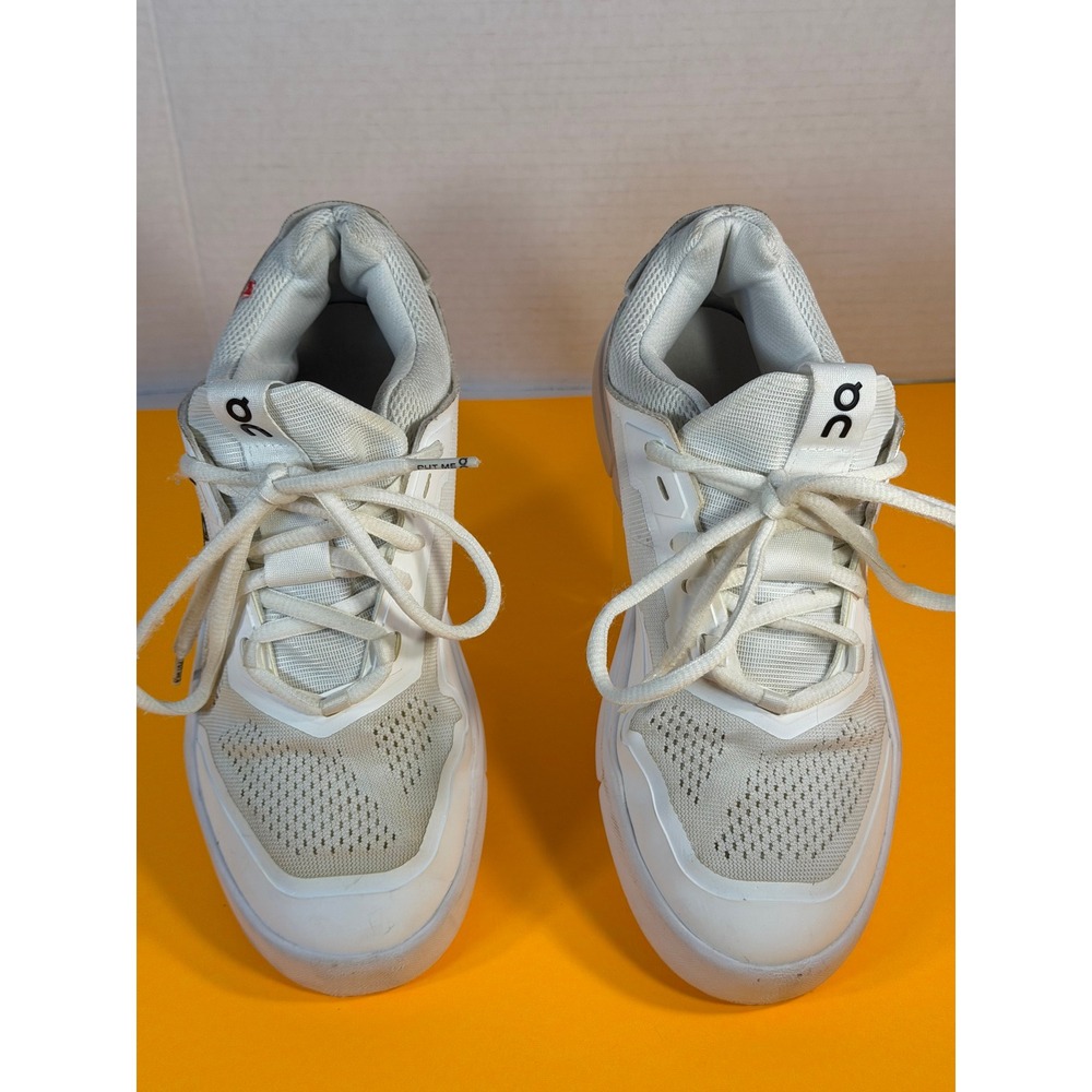 On Cloud THE ROGER Clubhouse White Silver Sneakers Womens Size 6 3WD11480482